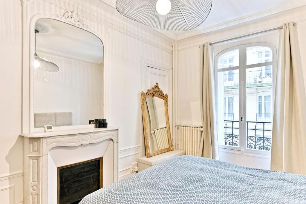 Appartement Haussmannien 17Eme Arrondissement Paříž Exteriér fotografie